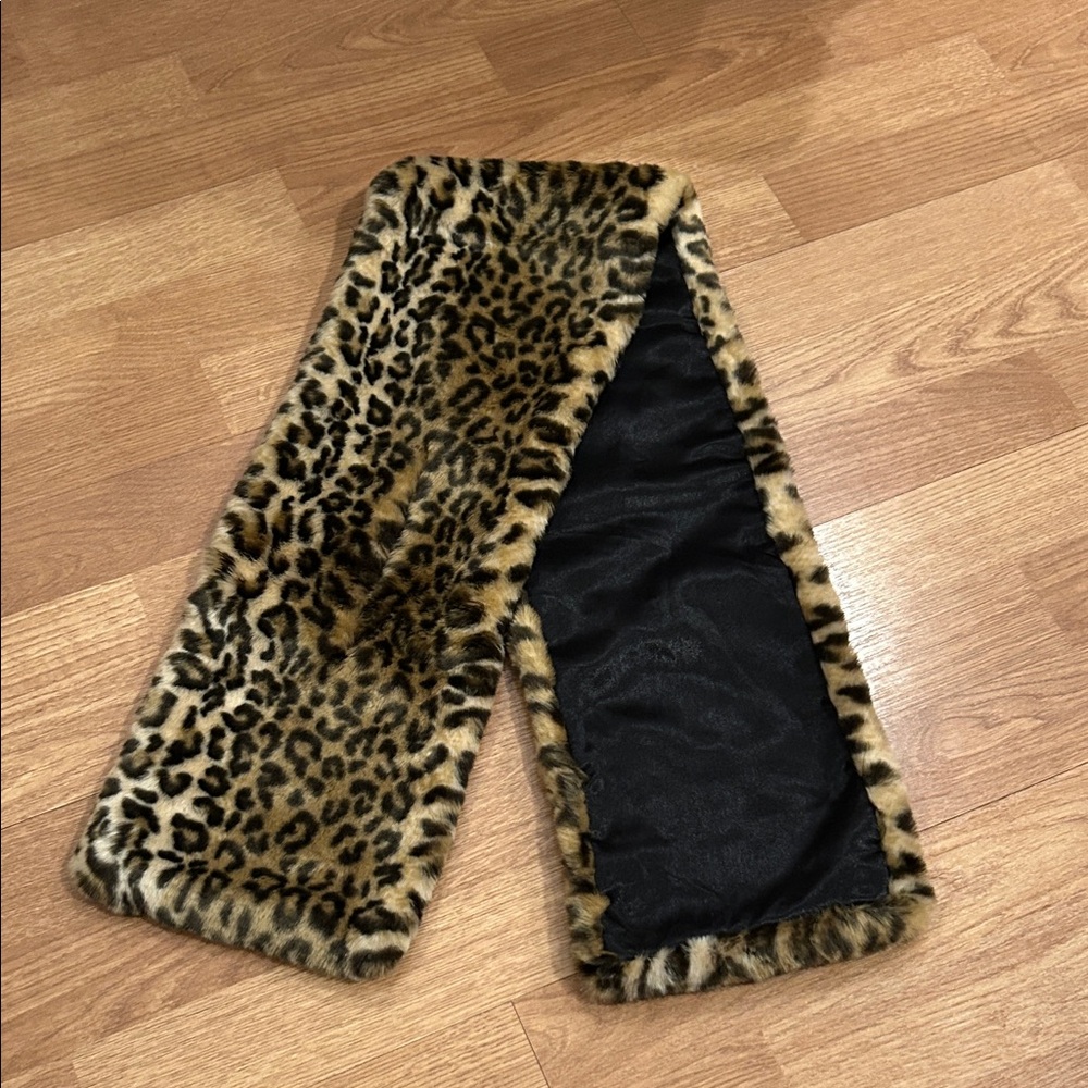 Leopard Print Faux Fur Scarf